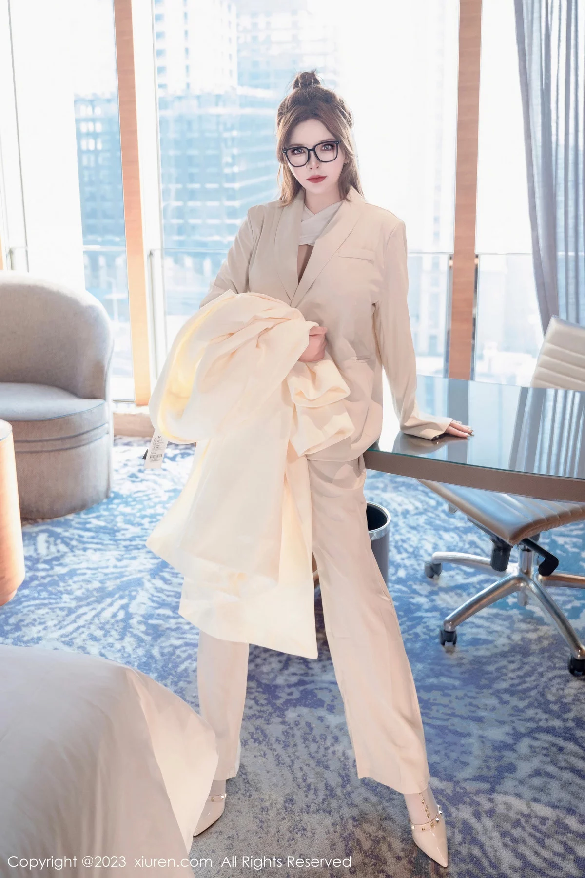 [XiuRen秀人网]第7865期伊丽莎有点白写真-秀人资源网